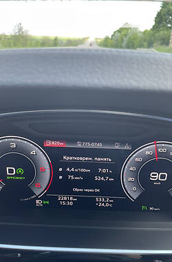 Седан Audi A8 2021 в Одесі