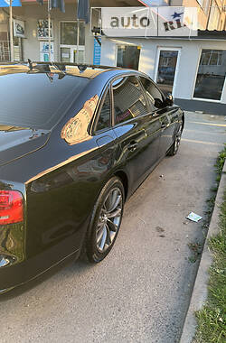 Седан Audi A8 2012 в Ивано-Франковске