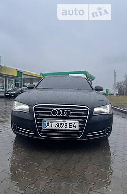 Седан Audi A8 2012 в Ужгороді