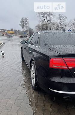 Седан Audi A8 2012 в Ужгороді