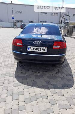 Седан Audi A8 2004 в Мукачево