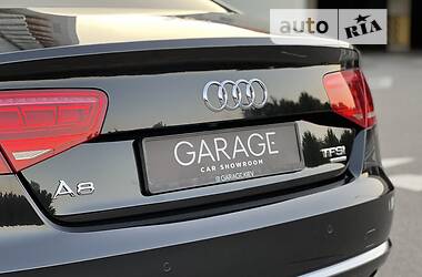 Седан Audi A8 2012 в 