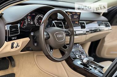 Седан Audi A8 2012 в 