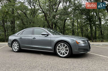 Седан Audi A8 2013 в 