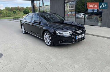 Седан Audi A8 2015 в Ужгороді