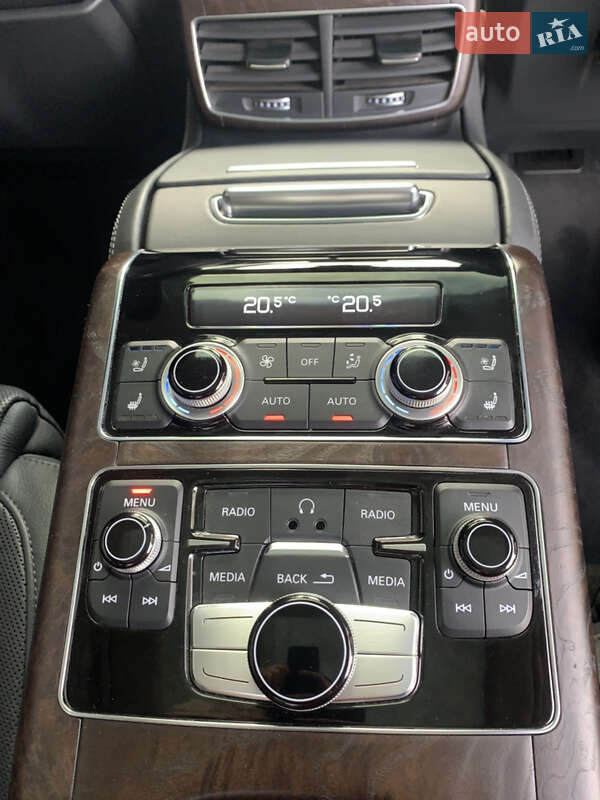 Седан Audi A8 2015 в Ужгороде