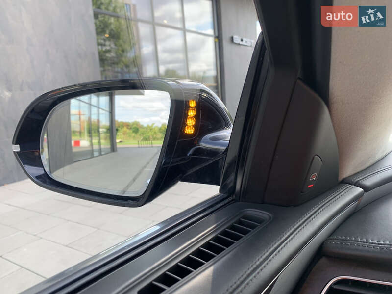 Седан Audi A8 2015 в Ужгороде