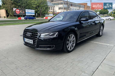 Седан Audi A8 2015 в Ужгороде