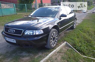 Седан Audi A8 1998 в Ужгороді