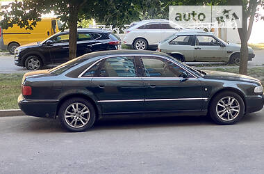 Седан Audi A8 1995 в Полтаве