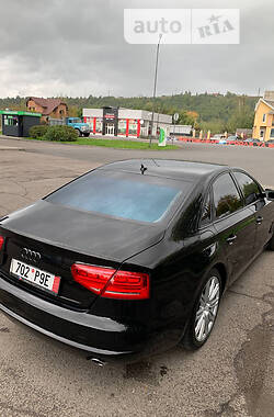 Седан Audi A8 2011 в Тячеве