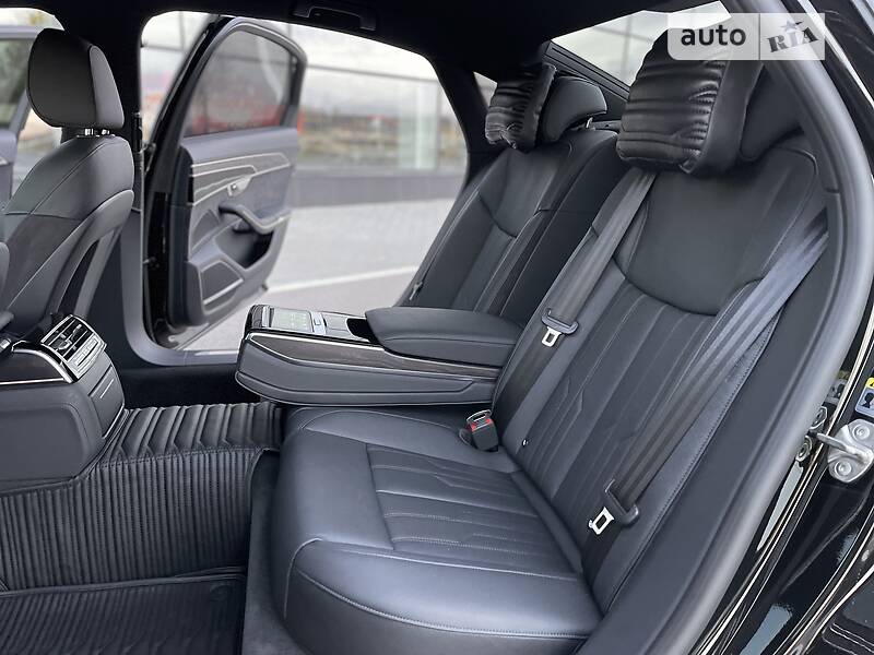 Седан Audi A8 2021 в Киеве
