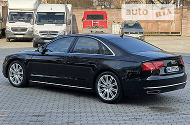 Седан Audi A8 2011 в 