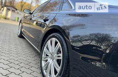 Седан Audi A8 2011 в 