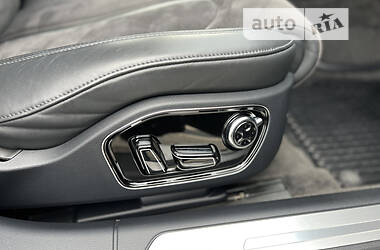 Седан Audi A8 2011 в 