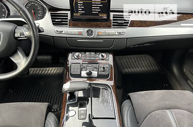 Седан Audi A8 2011 в 