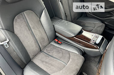 Седан Audi A8 2011 в 