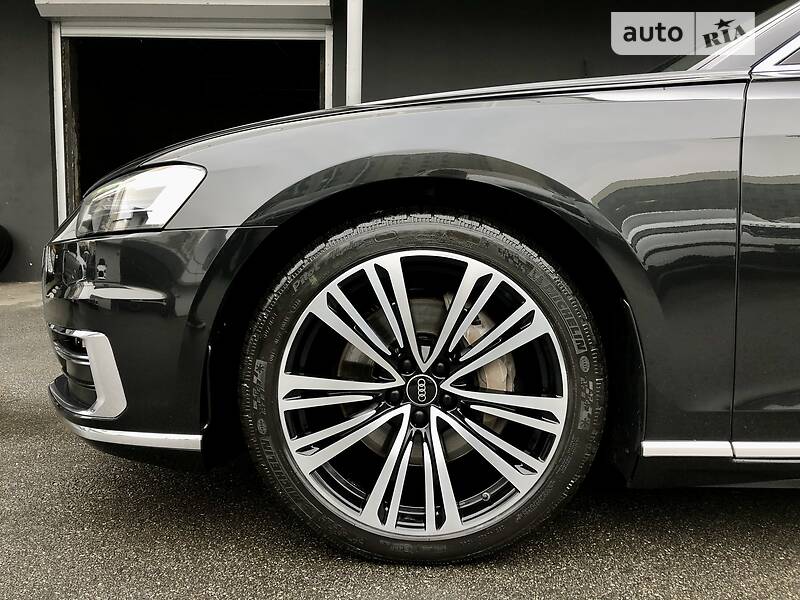 Седан Audi A8 2018 в Києві