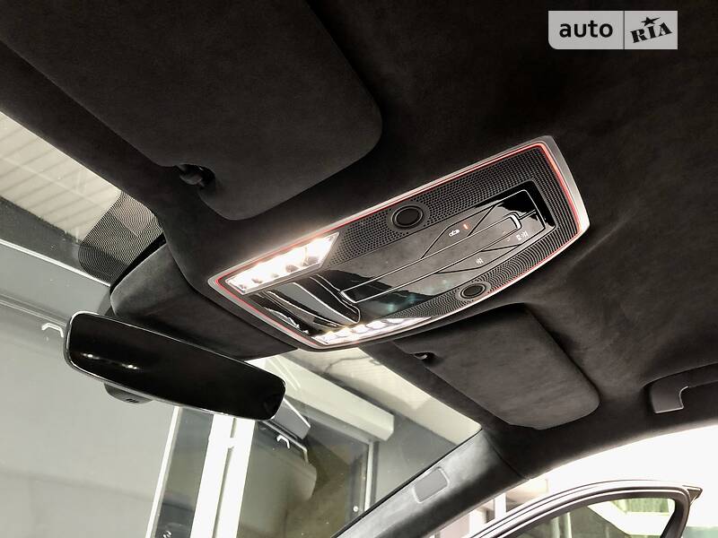 Седан Audi A8 2018 в Києві