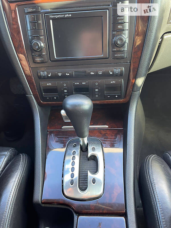 Седан Audi A8 2001 в Ивано-Франковске