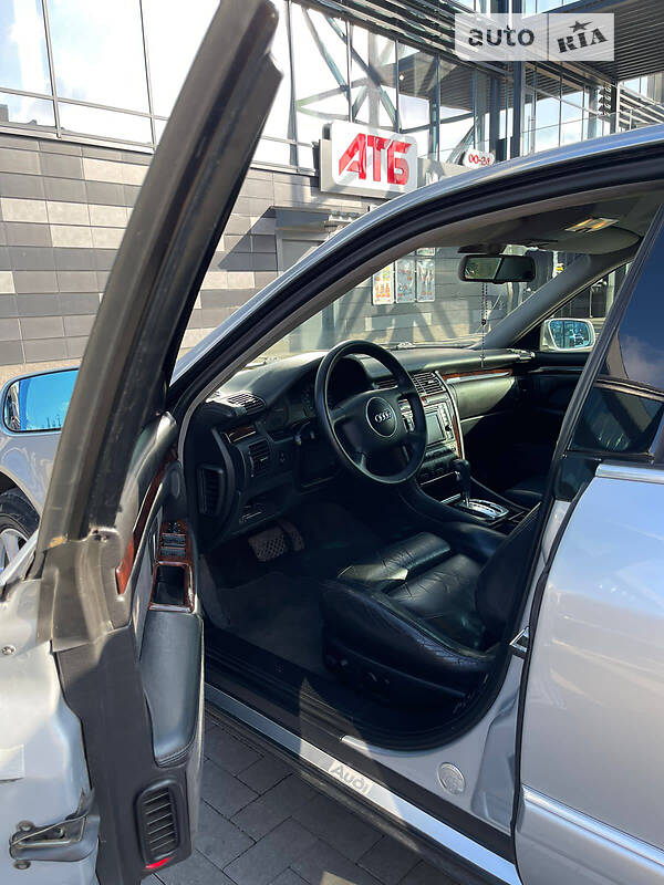 Седан Audi A8 2001 в Ивано-Франковске