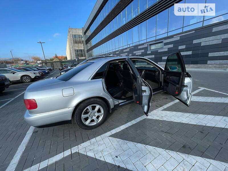 Седан Audi A8 2001 в Ивано-Франковске