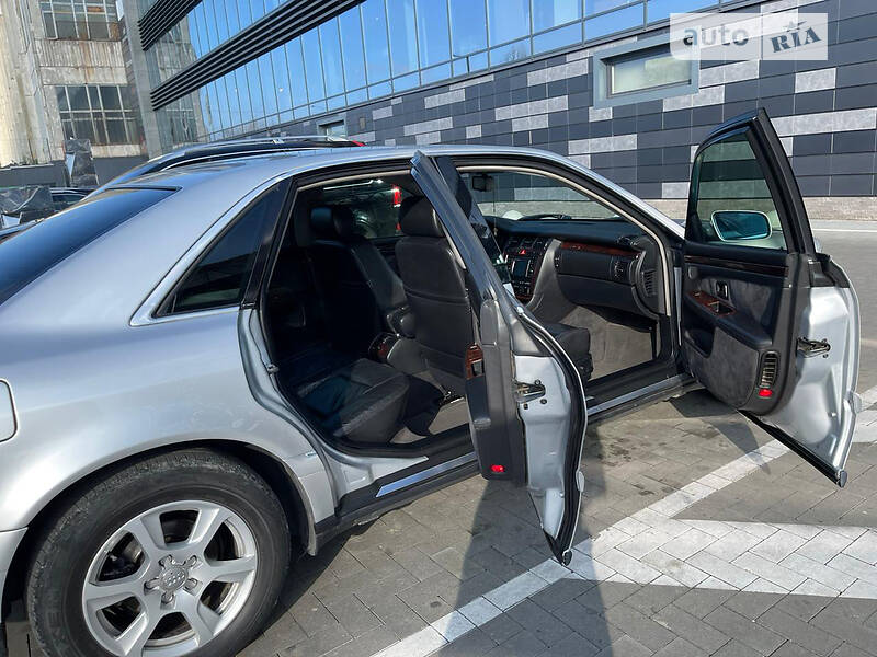 Седан Audi A8 2001 в Ивано-Франковске