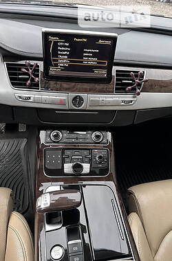 Седан Audi A8 2010 в 