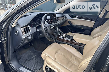 Седан Audi A8 2010 в 