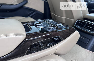 Седан Audi A8 2010 в 