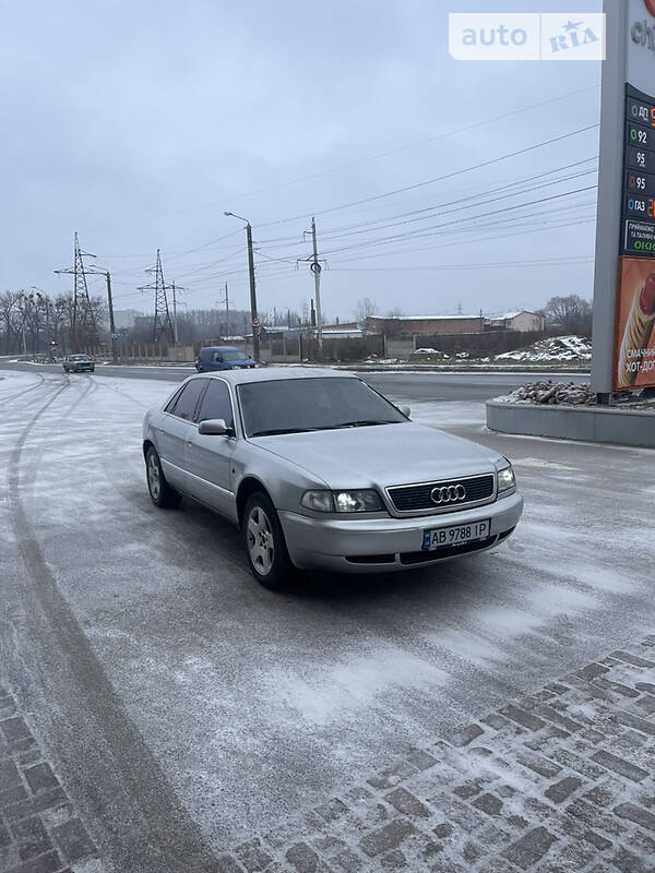 Седан Audi A8 1995 в Виннице