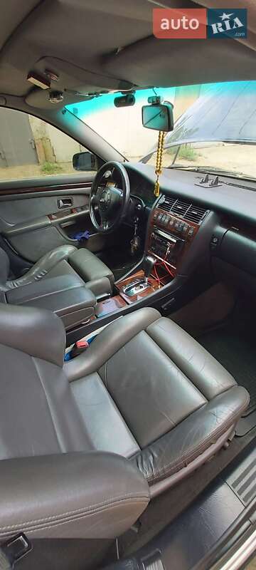 Седан Audi A8 1995 в Одессе
