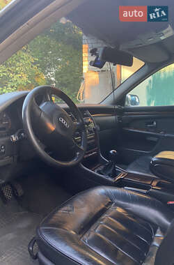 Седан Audi A8 1999 в 