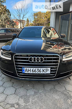 Седан Audi A8 2015 в Одесі