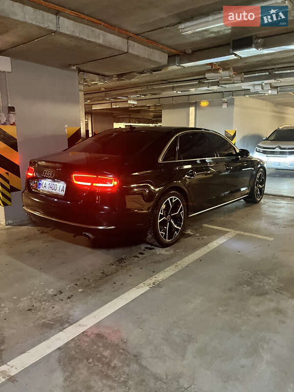 Седан Audi A8 2012 в Києві