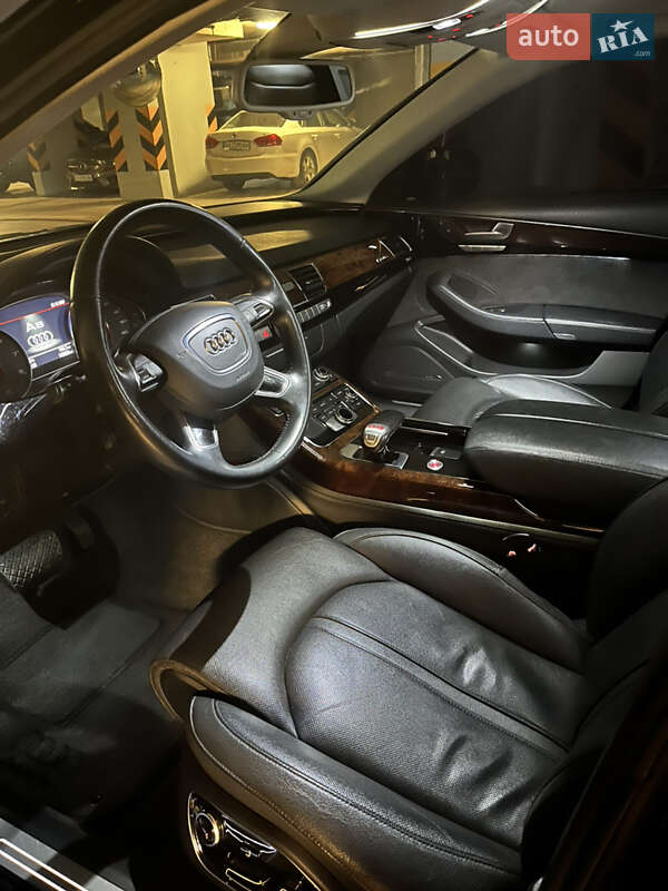 Седан Audi A8 2012 в Києві