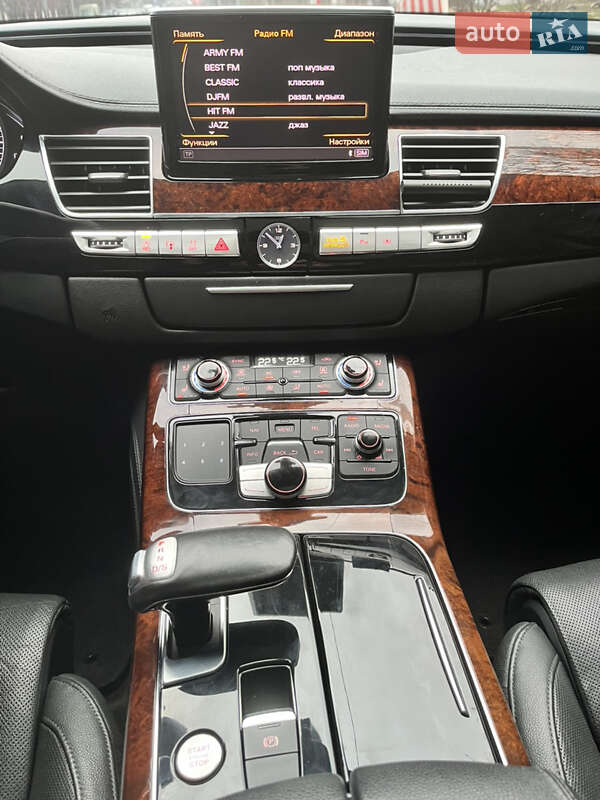 Седан Audi A8 2012 в Києві