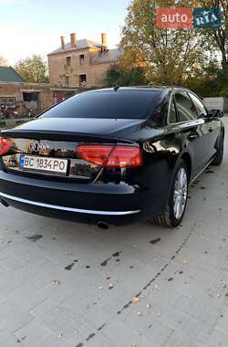 Седан Audi A8 2014 в Львове