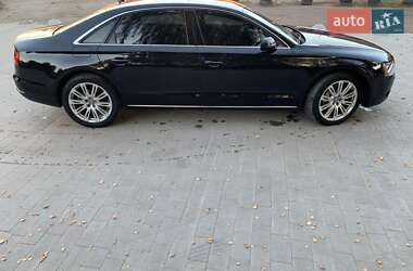Седан Audi A8 2014 в Львове