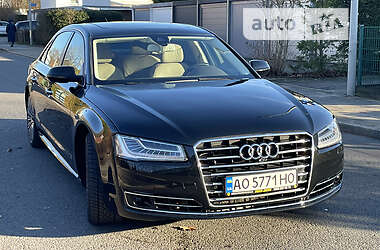 Седан Audi A8 2016 в 