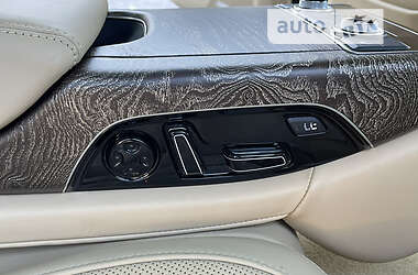 Седан Audi A8 2016 в 