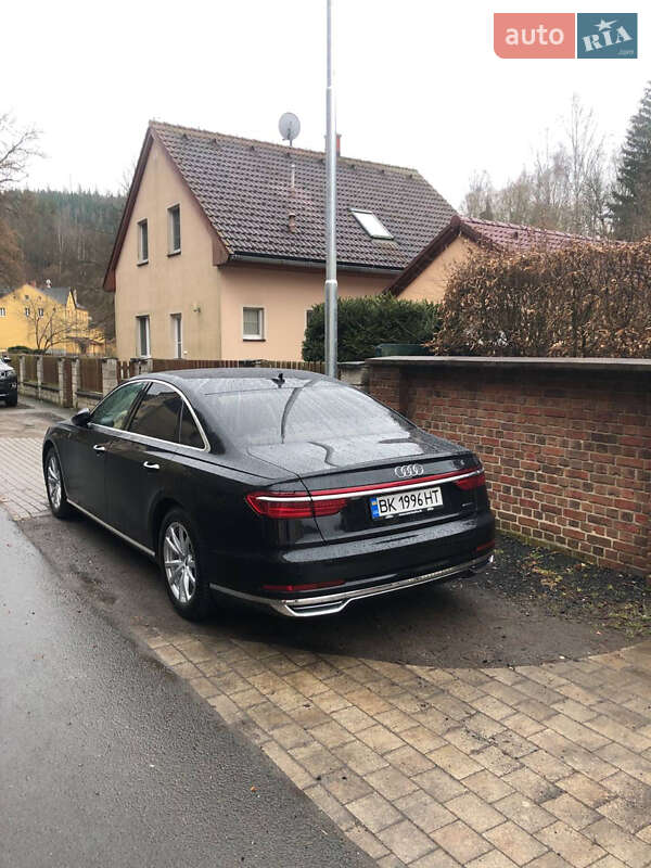 Седан Audi A8 2019 в Херсоне