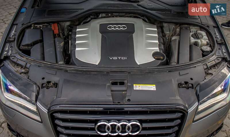 Седан Audi A8 2011 в Черновцах