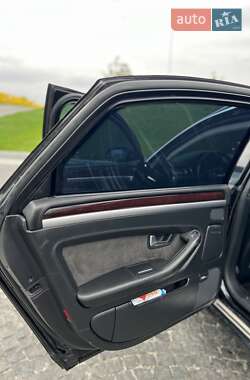 Седан Audi A8 2005 в 