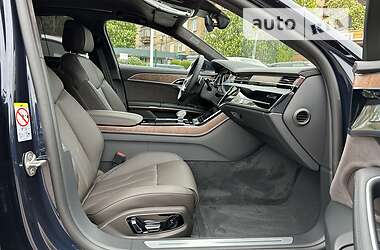 Седан Audi A8 2023 в Киеве