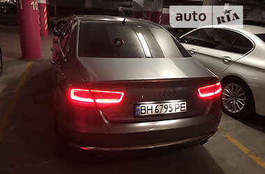 Седан Audi A8 2012 в Киеве