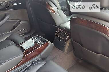 Седан Audi A8 2013 в Тернополі