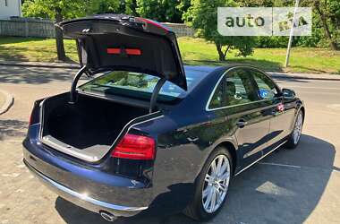 Седан Audi A8 2013 в 
