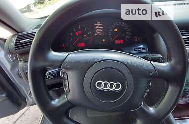 Седан Audi A8 1999 в 