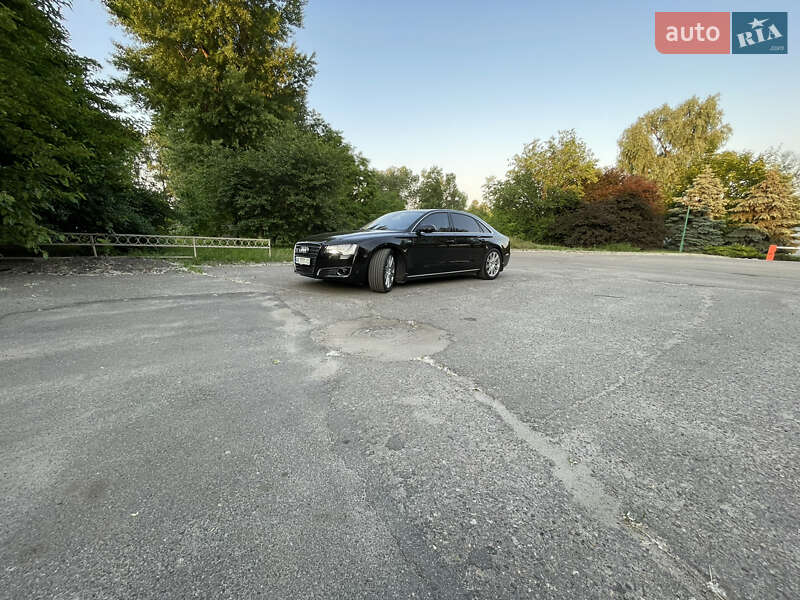 Седан Audi A8 2012 в Днепре